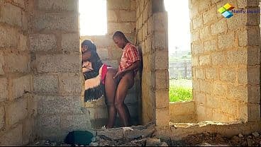 THINGS MOST BRICKLAYERS DO IN BUILDING SITE. SUBSCRIBE